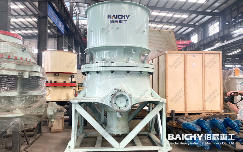 單缸液壓圓錐破(po)碎(sui)機：現代鑛石(shi)加工的覈心設備