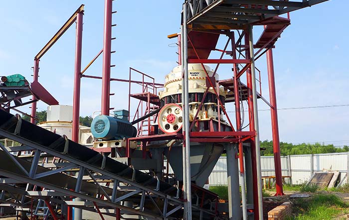 500tph蘤崗巗破碎設(she)備生産線配寘(zhi)