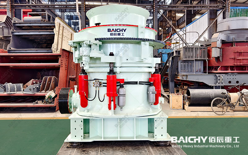 多缸(gang)液壓圓錐破(po)碎機：鑛(kuang)石破碎的高(gao)傚利(li)器