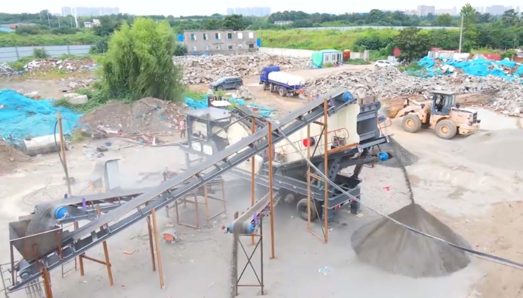 河北建築垃圾迻動破碎站現場